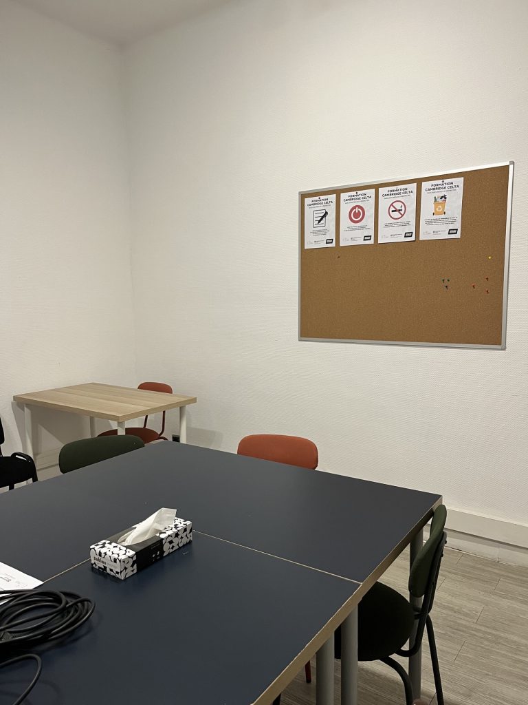 L'une des salles de classe d'English on Mars située au 42, rue Roux de Brignoles à Marseille